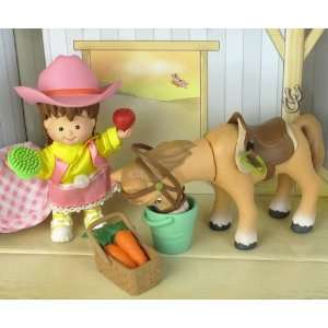    Paddywhack Lane Emily?s Trail Ride Pony Playset Toys & Games