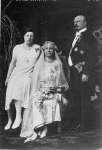 Description 1900s photo Dutch Royal Family