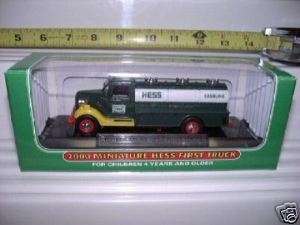 2000 HESS MINIATURE CHEVY FIRST TRUCK NEW MINT BOXED*  