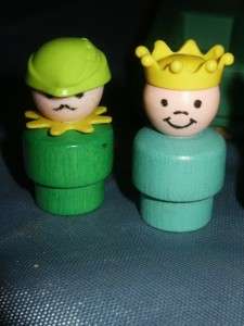 Vintage Fisher Price Play Family Castle Little People #993 1974 100% 