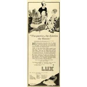  1919 Ad Soap Housemaid Lux Flakes Washing Detergent Lever 