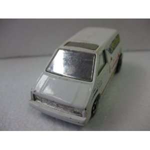   White Speedy Pizza Delivery Minivan Matchbox Car Toys & Games