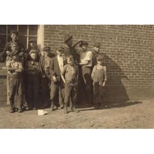  1914 child labor photo Harriet Cotton Mills. Investigator 