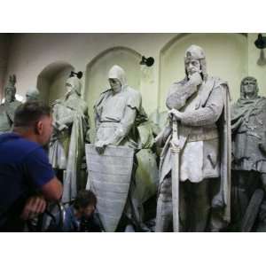 Prepare a Historical Stone Sculptures for Transport in Berlin, Germany 