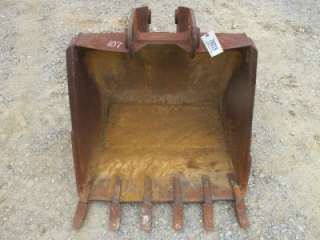   BACKHOE BUCKET WITH TEETH. FITS 580 & 590 SERIES CASE BACKHOES.  