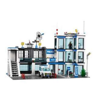 looking at lego city police station 7498 condition brand new and never 