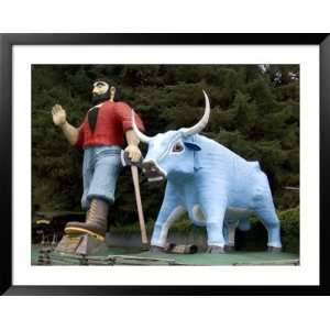 Statues of Paul Bunyan and Babe the Blue Ox Guard, Trees of Mystery 
