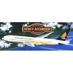  1/144 Singapore Airlines 777 200 Toys & Games