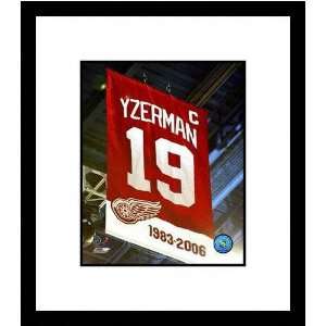  Steve Yzerman Detroit Red Wings   Jersey Retirement Night 