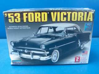   53 Ford Victoria 1/25 Scale Plastic Model Kit Classic Car 72172  