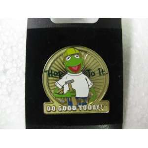   Pin Kermit Hop To It. Do Good Today First Release Toys & Games