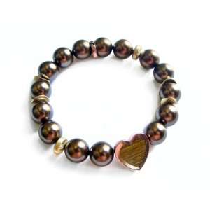  Kore   Shell Bead Bracelet with Inlaid Copper Heart Charm 