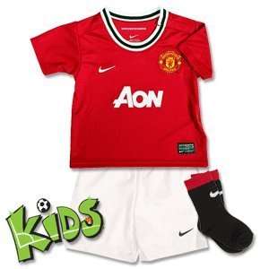 Manchester United Home Boys Football Kit 2011 12  Sports 