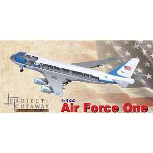   Models 1/144 Air Force One Boeing VC 25A (747 200B) Toys & Games