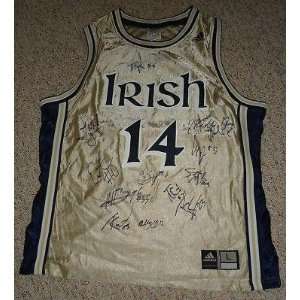 2011 NOTRE DAME FIGHTING IRISH team signed jersey W/COA   Autographed 