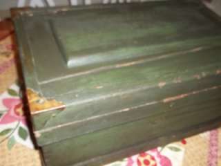 WONDERFUL OLD SMALL PRIMITIVE GREEN ANTIQUE WOODEN STORAGE TOOL  BOX 