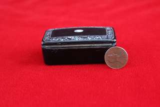 Antique Papier Mache Snuffbox Snuff Box w/ Inlaid Mother of Pearl Lid 