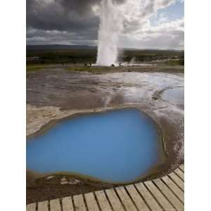  (The Churn) Which Spouts up to 35 Meters Erupting Every 10 Minutes 