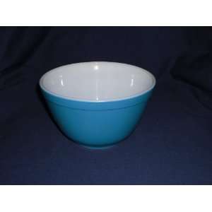  PYREX Primary Blue Mixing Batter Bowl   1 pint Everything 
