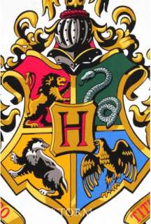 Harry Potter and the Deathly Hallows HOGWARTS Coat Of Arms CREST T 